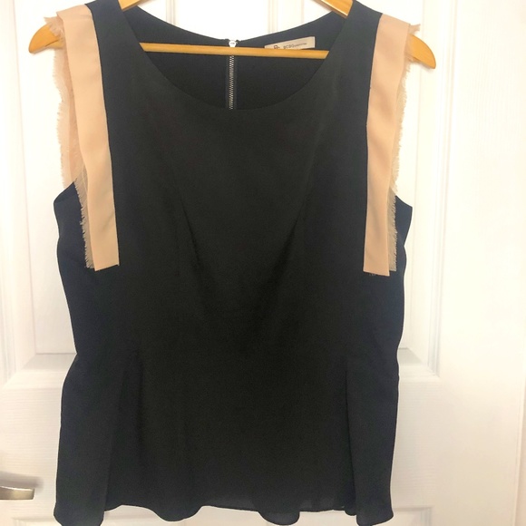 Sleeveless blouse with back zipper - Picture 1 of 6